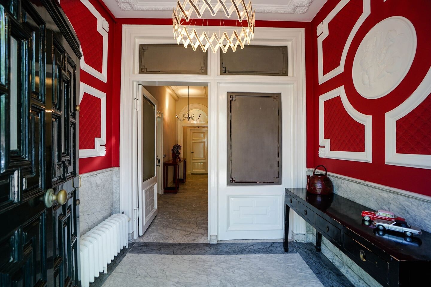 Tussenwoning te koop: Surinamestraat 21, 'S-Gravenhage