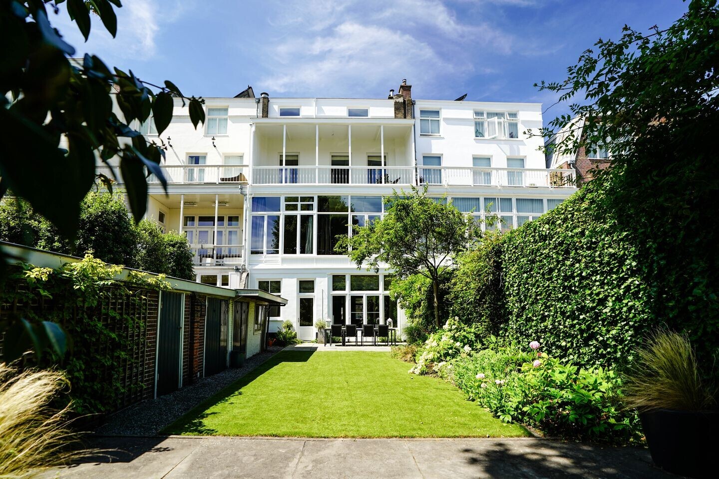 Tussenwoning te koop: Surinamestraat 21, 'S-Gravenhage