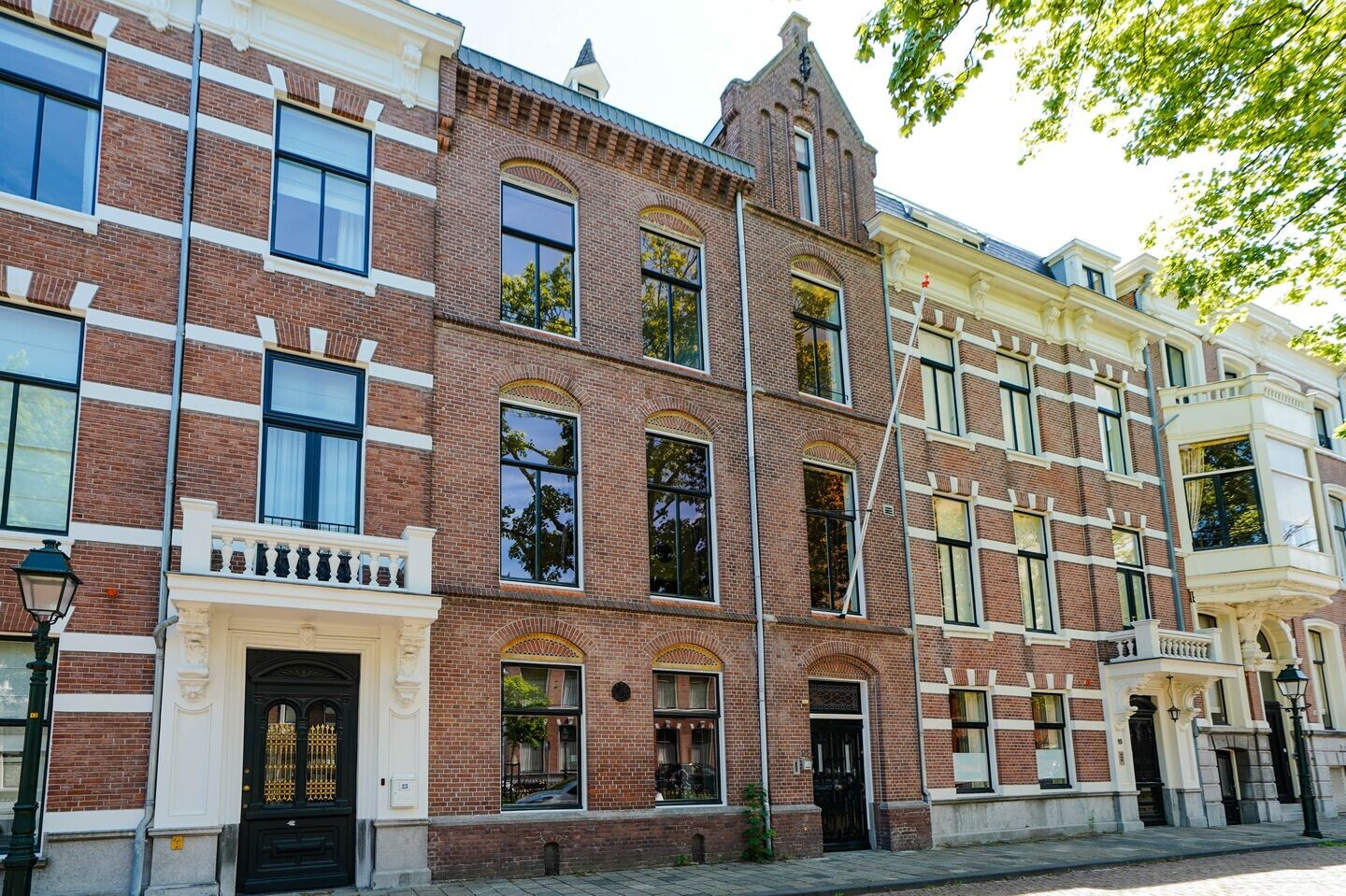 Tussenwoning te koop: Surinamestraat 21, 'S-Gravenhage