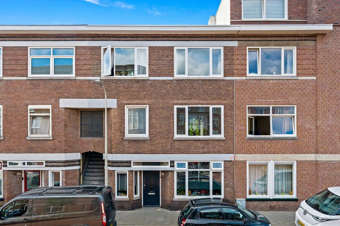 Woning te koop: 2e Joan Maetsuyckerstraat 235, 'S-Gravenhage