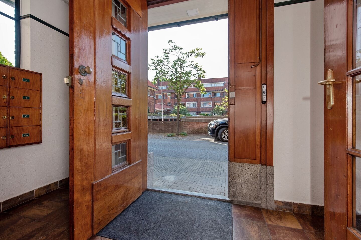 Appartement te koop: Offenberglaan 1-42, 'S-Gravenhage