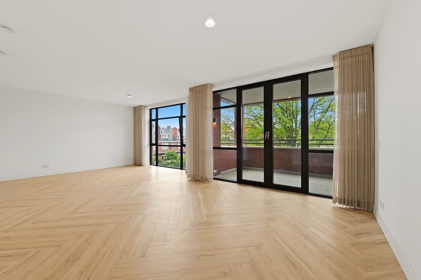 Appartement te koop: Bronovolaan 1B3, 'S-Gravenhage