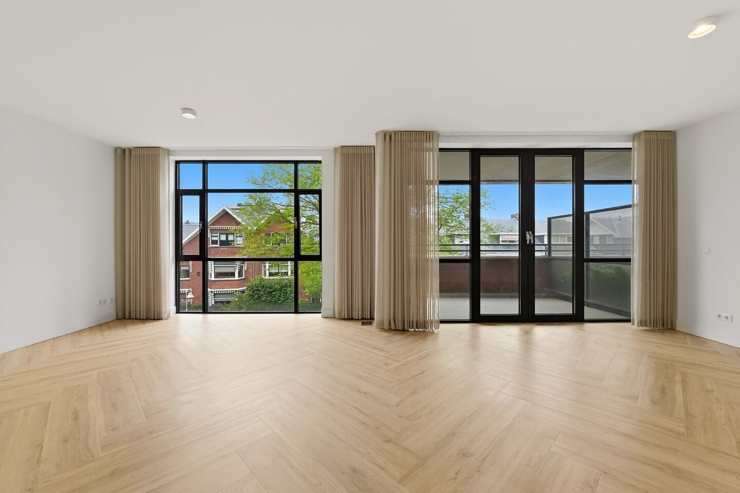 Appartement te koop: Bronovolaan 1B3, 'S-Gravenhage