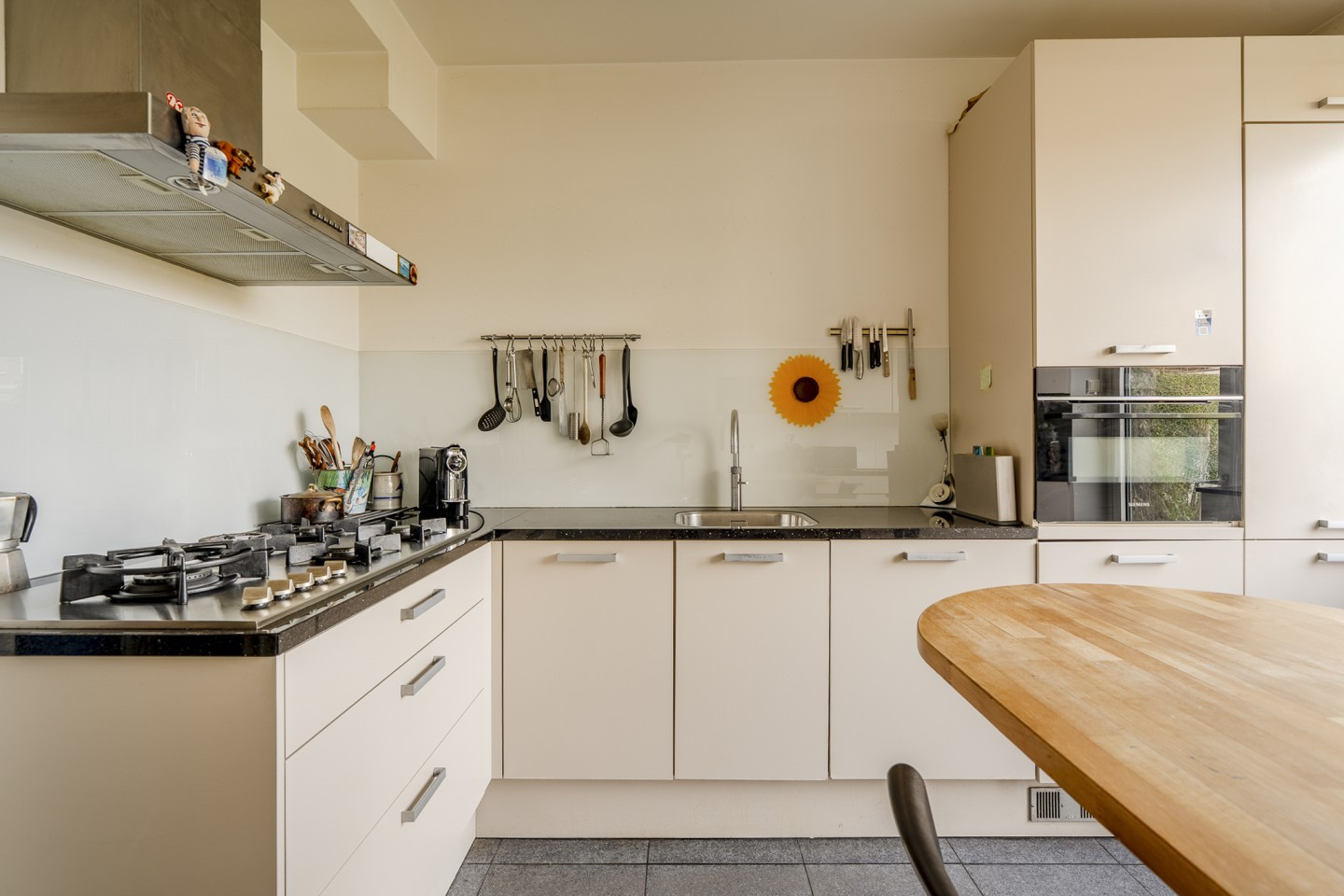 Tussenwoning te koop: Bertus Rimaweg 18, 'S-Gravenhage
