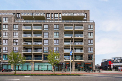 Van Leeuwen. 214