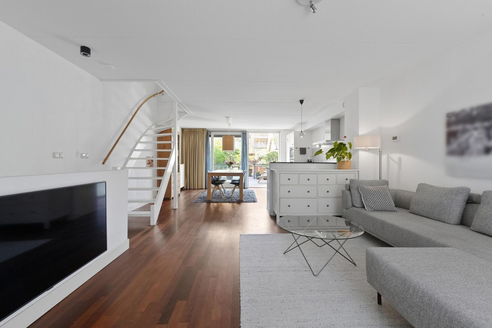 Hoekwoning te koop: Drie Akersstraat 1, Delft