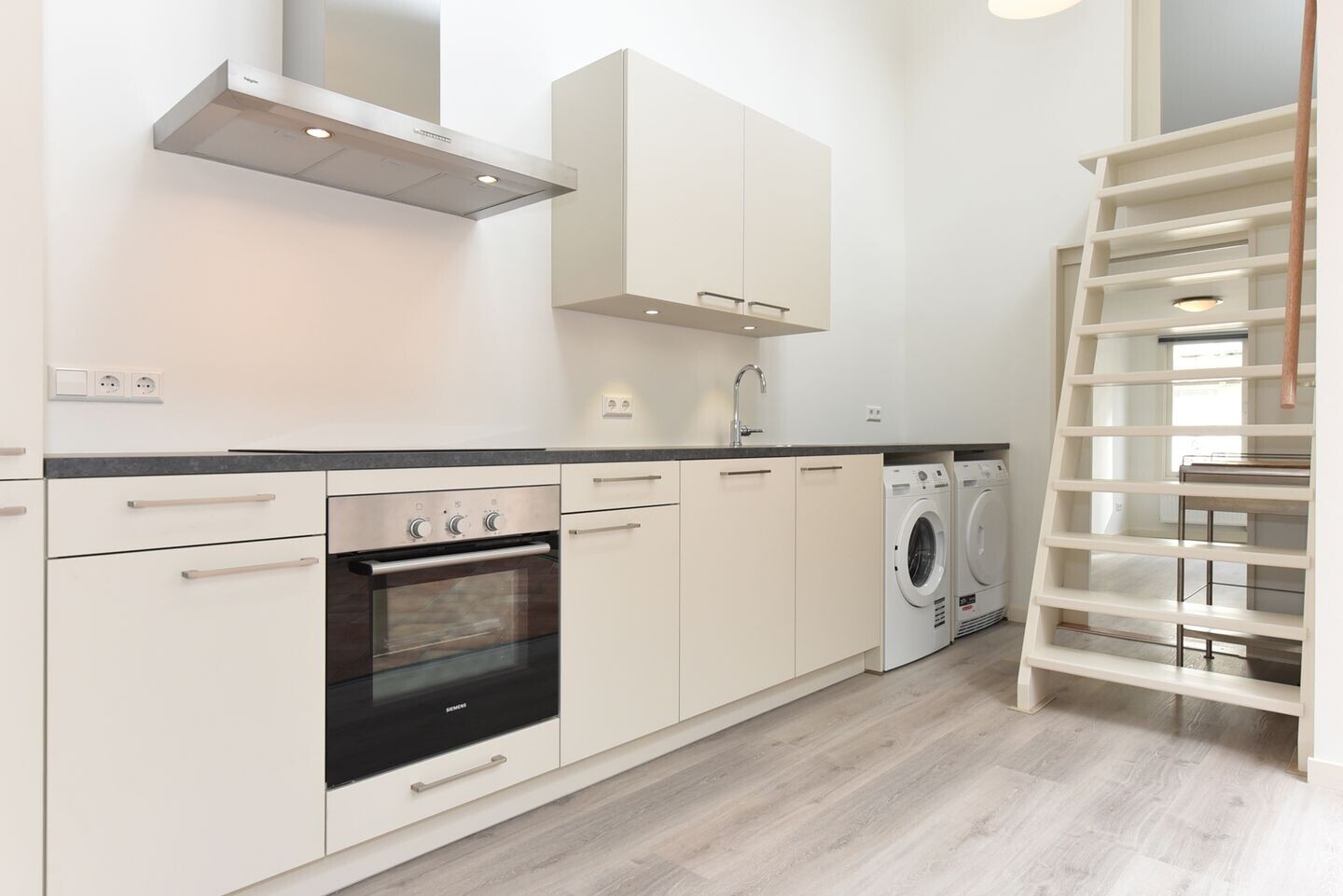 Appartement te koop: Molenstraat 18, Delft
