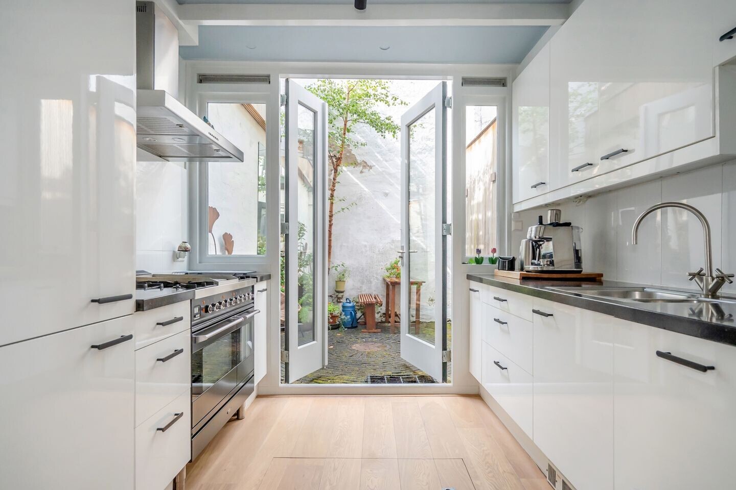 Tussenwoning te koop: Achterom 98, Delft