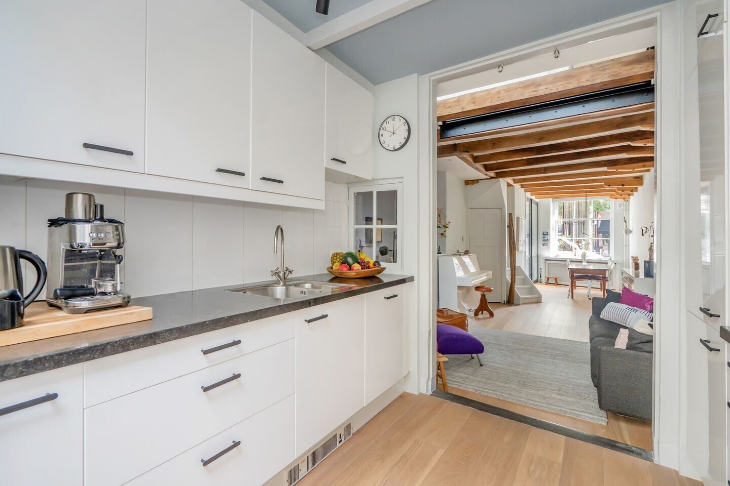 Tussenwoning te koop: Achterom 98, Delft