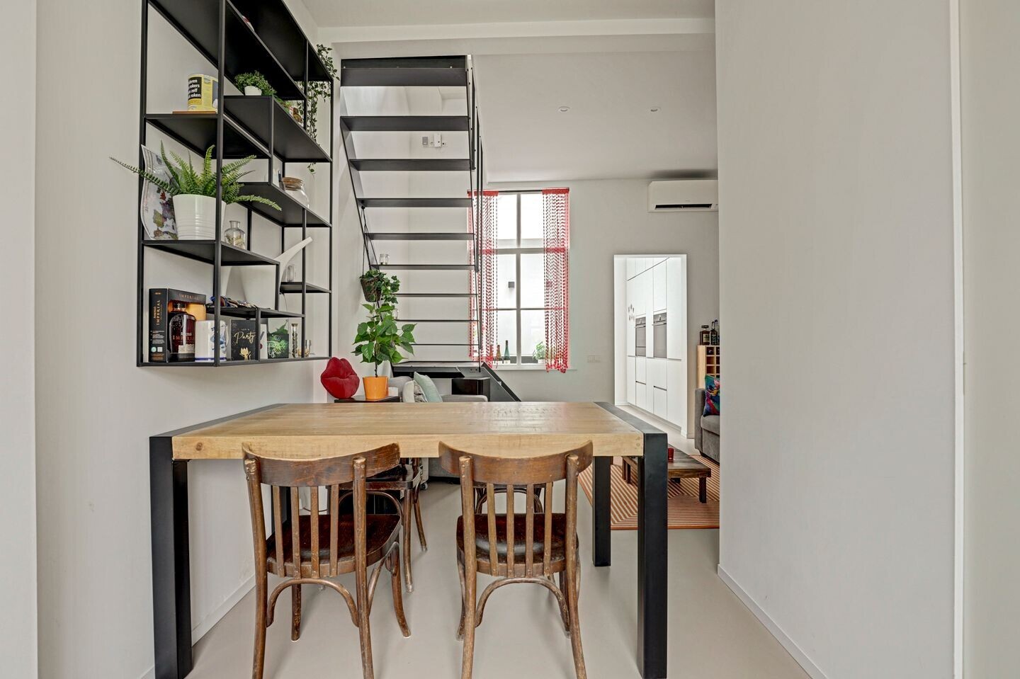 Tussenwoning te koop: Yperstraat 176, Delft