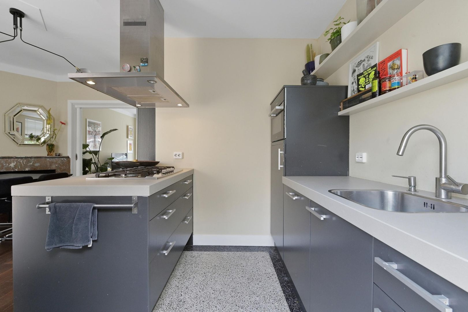 Tussenwoning te koop: Van Heemstrastraat 26, Delft