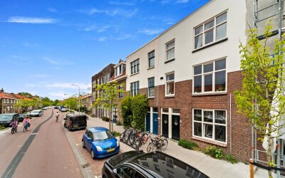 Adriaan Pau. 10