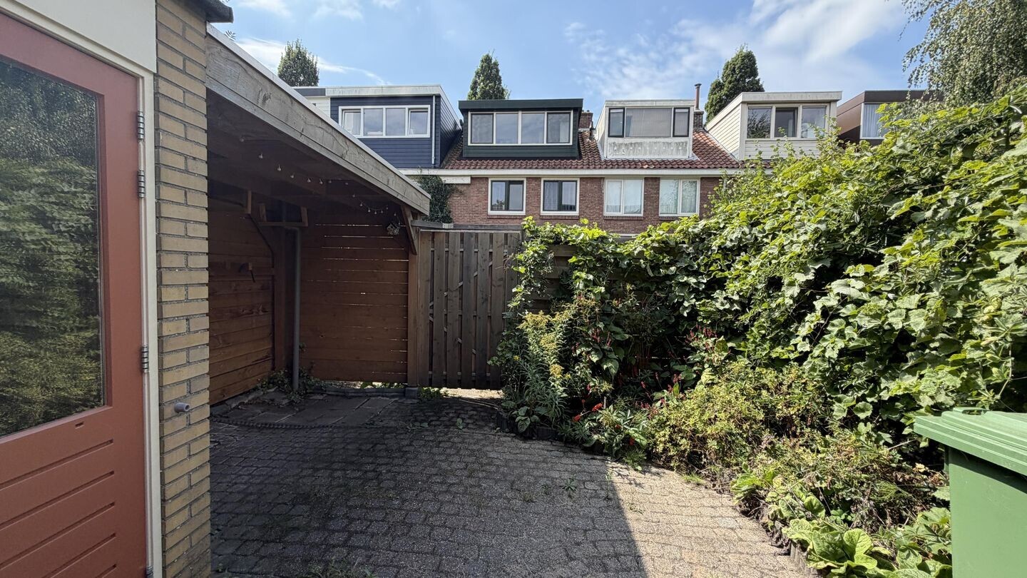 Tussenwoning te koop: Carthuyzerstraat 27, Delft