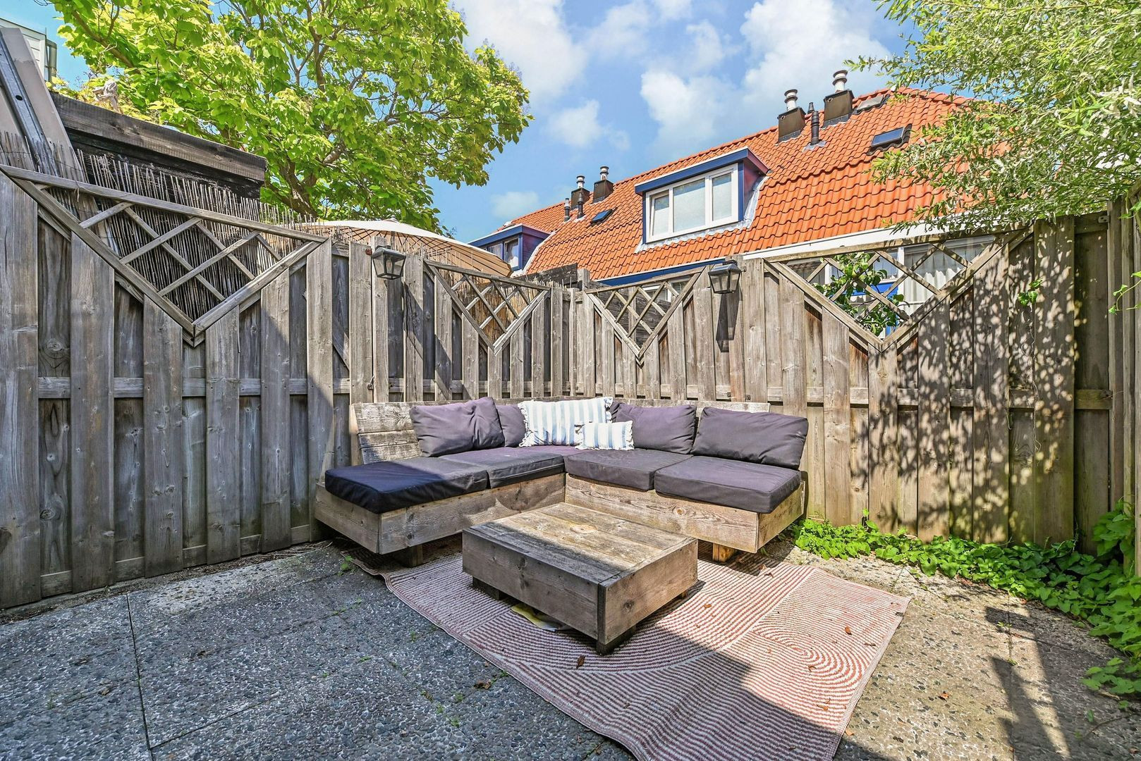 Tussenwoning te koop: Carthuyzerstraat 2, Delft