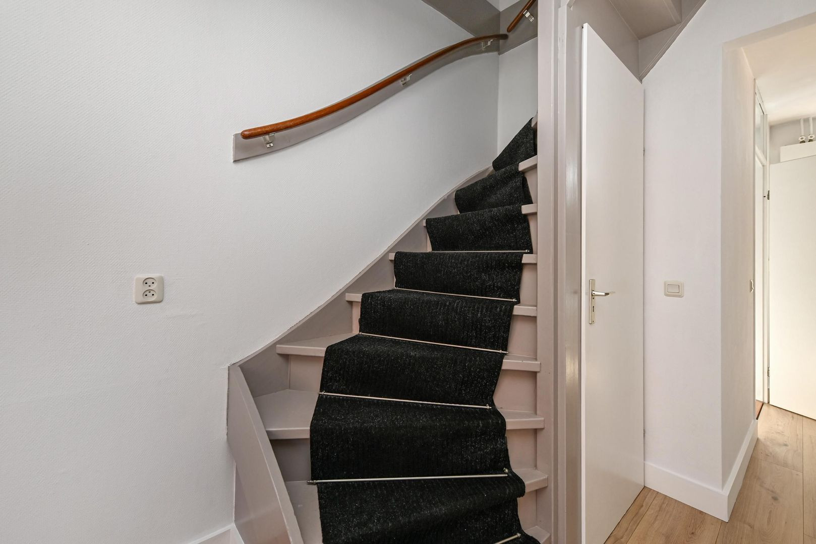 Tussenwoning te koop: Carthuyzerstraat 2, Delft