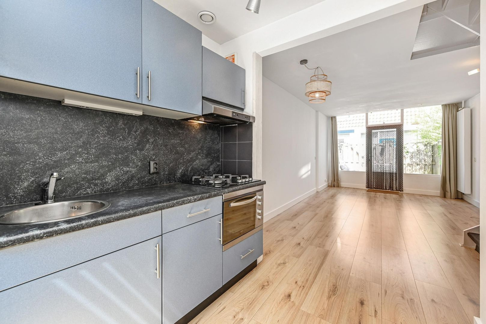 Tussenwoning te koop: Carthuyzerstraat 2, Delft