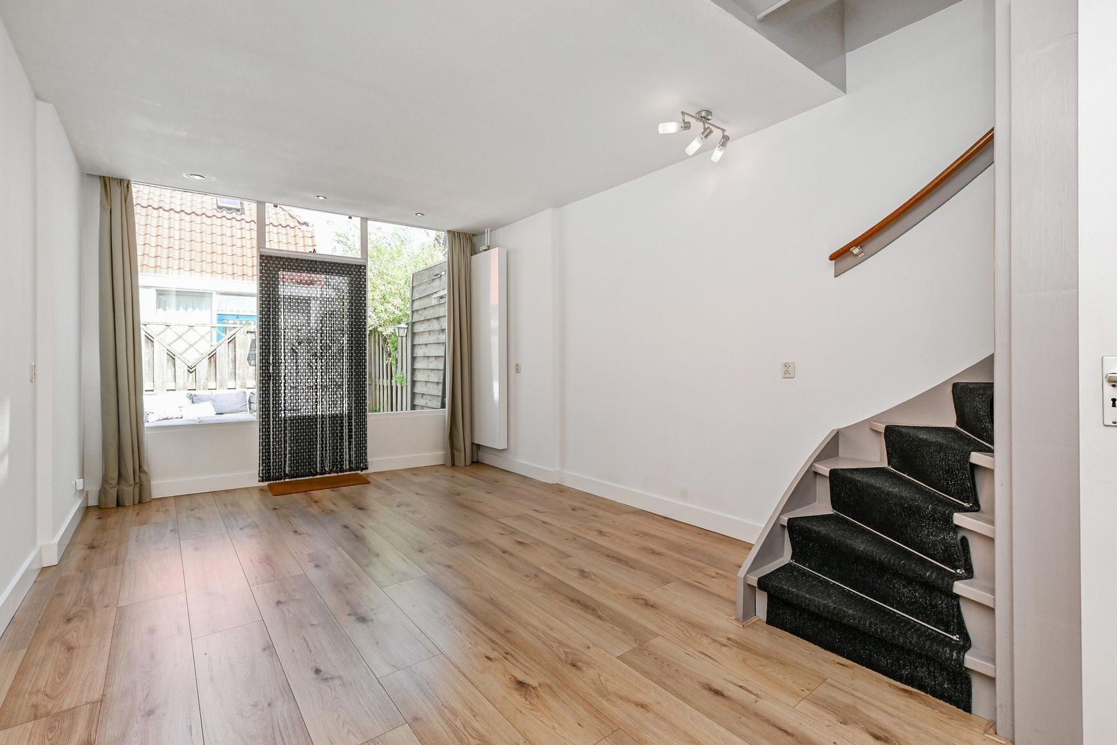 Tussenwoning te koop: Carthuyzerstraat 2, Delft