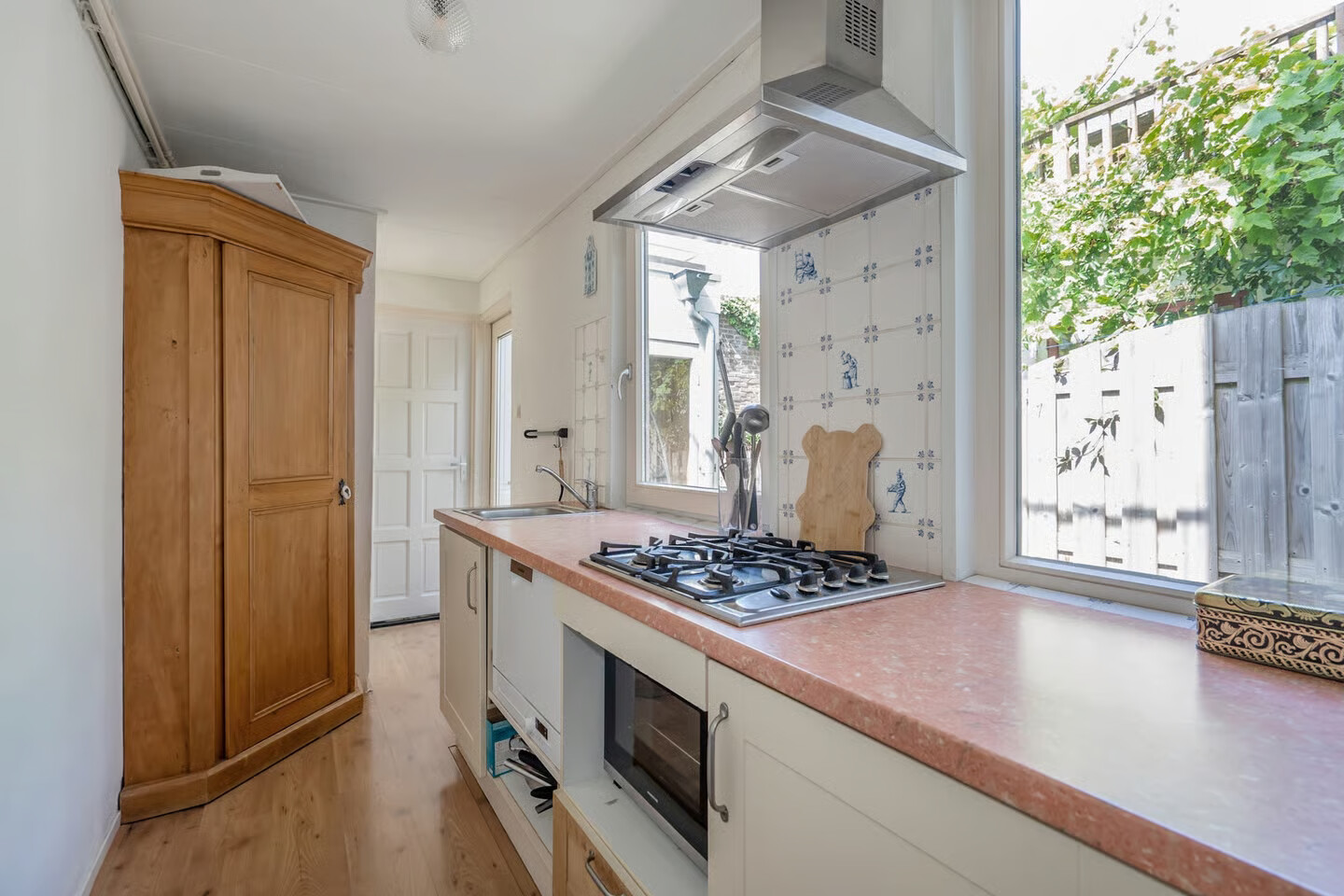 Tussenwoning te koop: Hovenierstraat 31, Delft