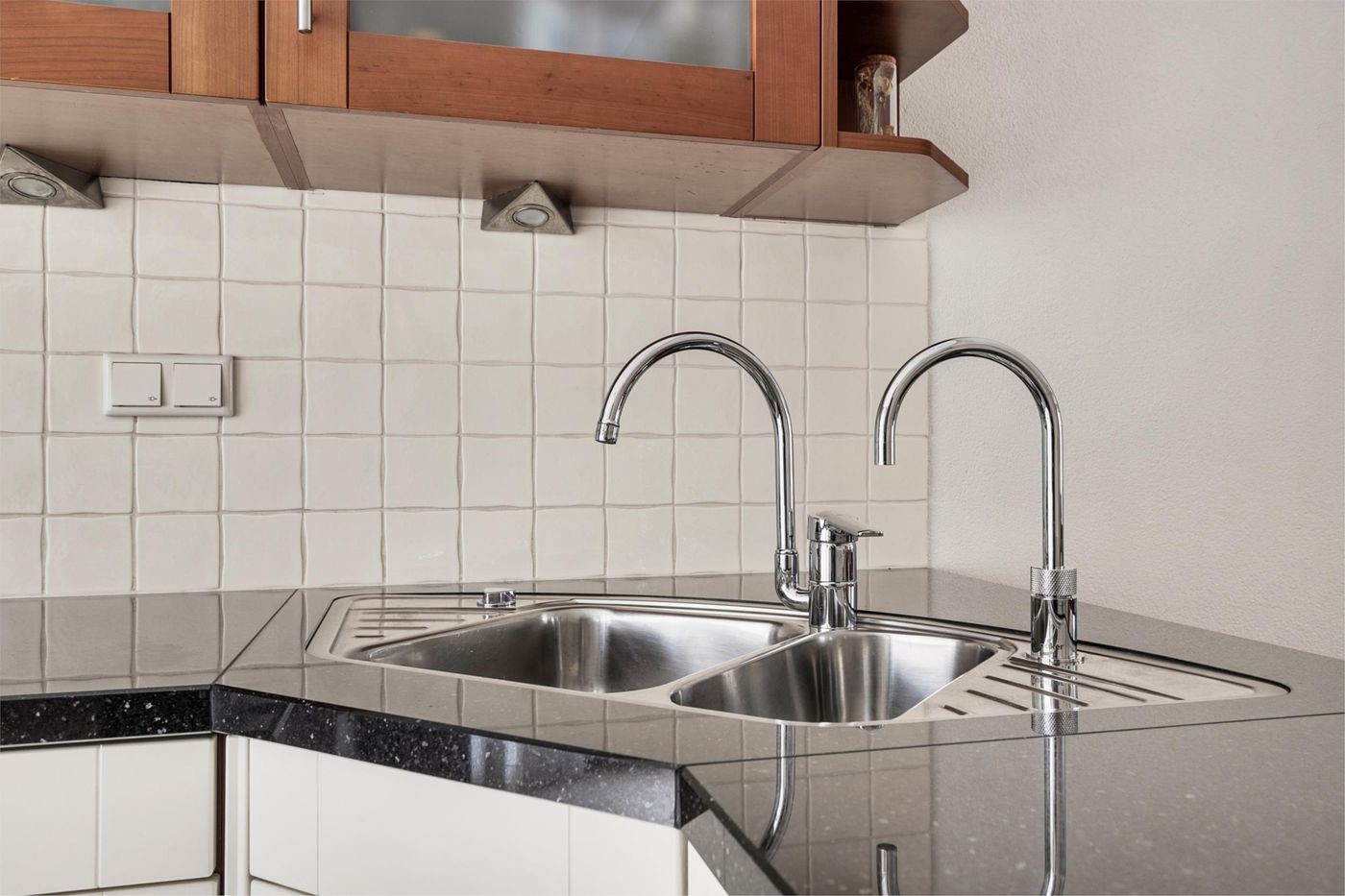 Tussenwoning te koop: Moutmolen 1, Delft