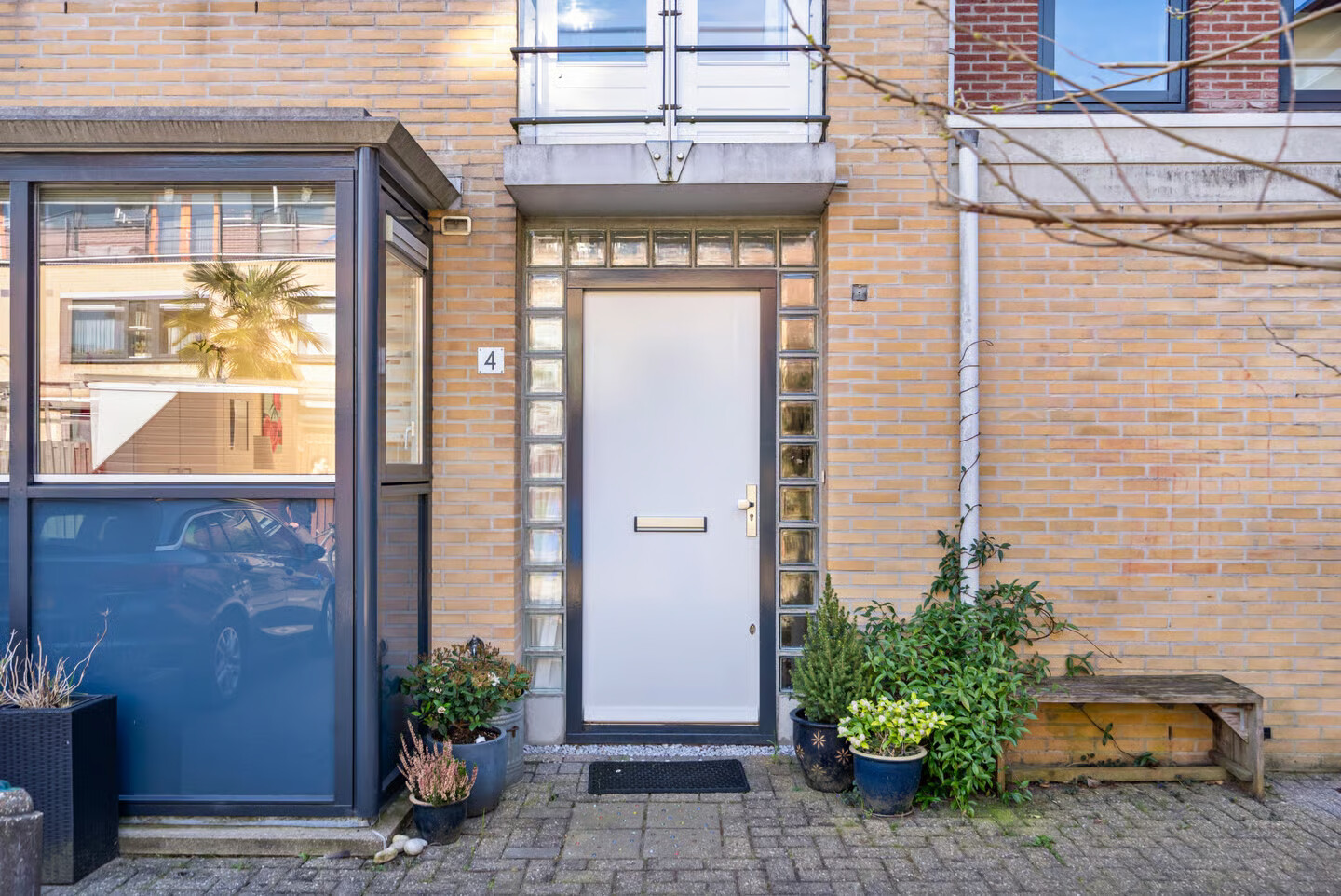 Hoekwoning te koop: Hof van Aquamarijn 4, Delft