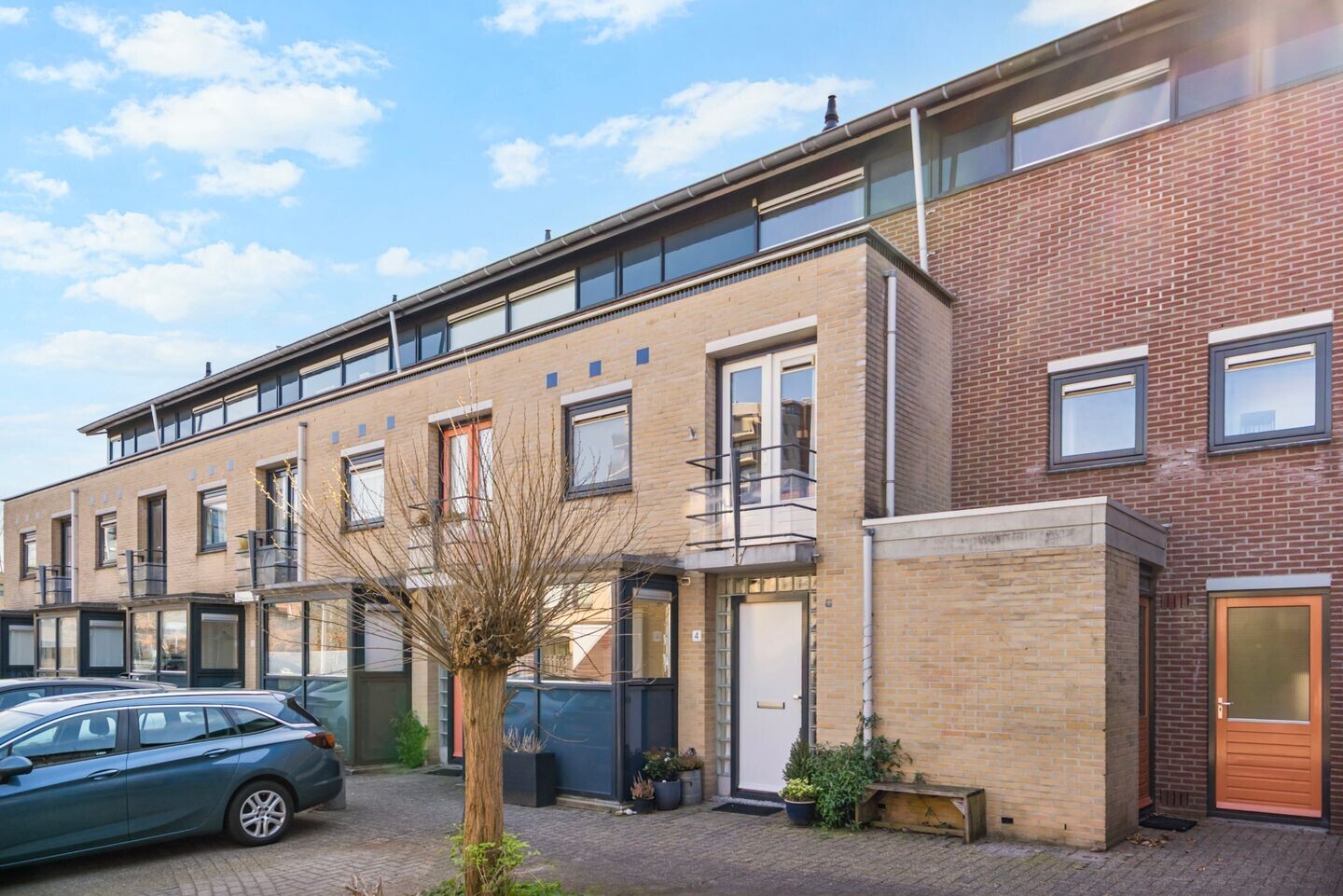 Hoekwoning te koop: Hof van Aquamarijn 4, Delft