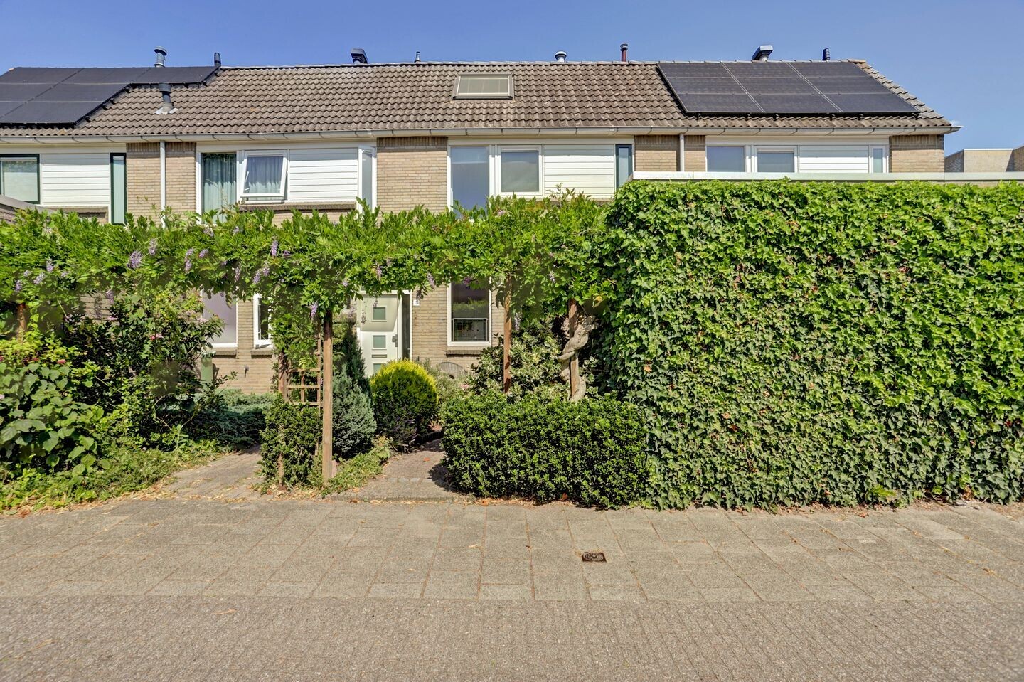 Tussenwoning te koop: Adderhof 3, Delft