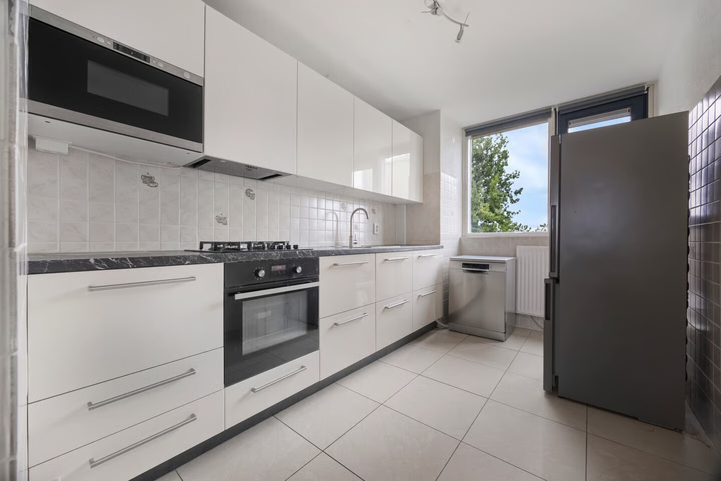 Appartement te koop: Roland Holstlaan 1013, Delft
