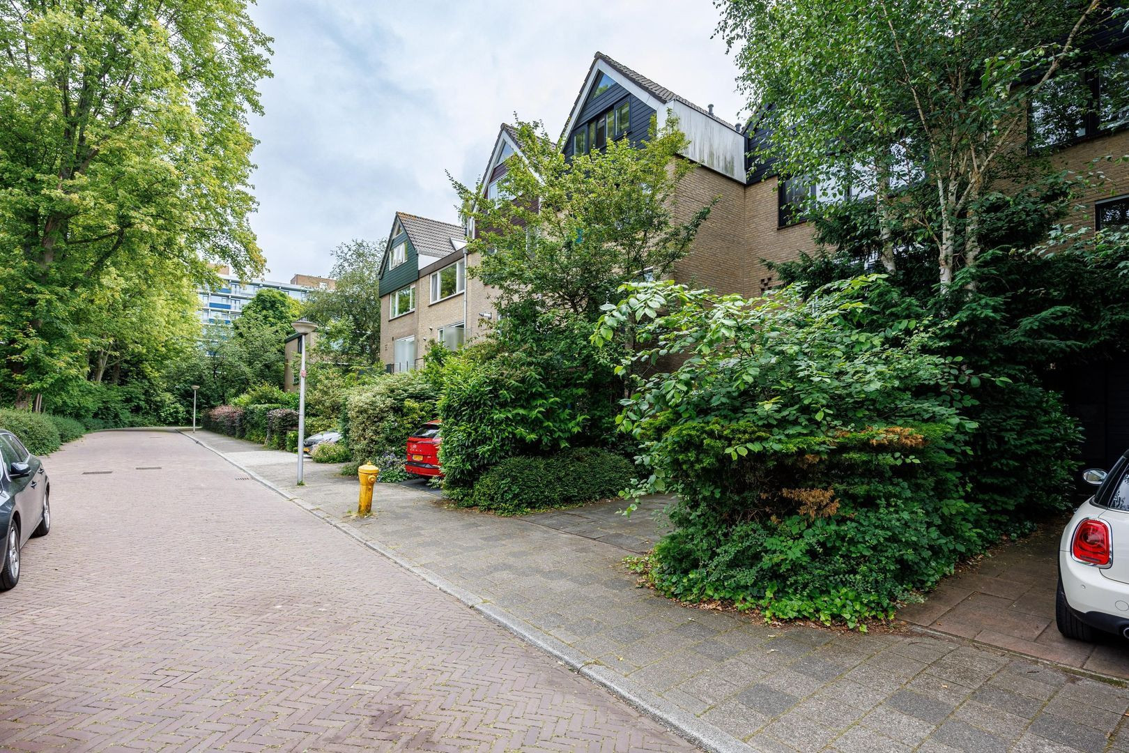 Tussenwoning te koop: Antoon Coolenlaan 33, Delft