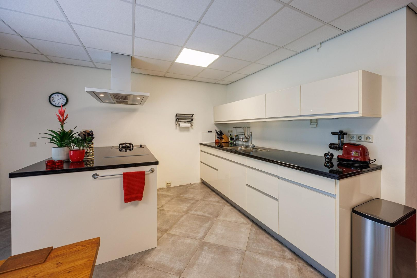 Tussenwoning te koop: Antoon Coolenlaan 33, Delft