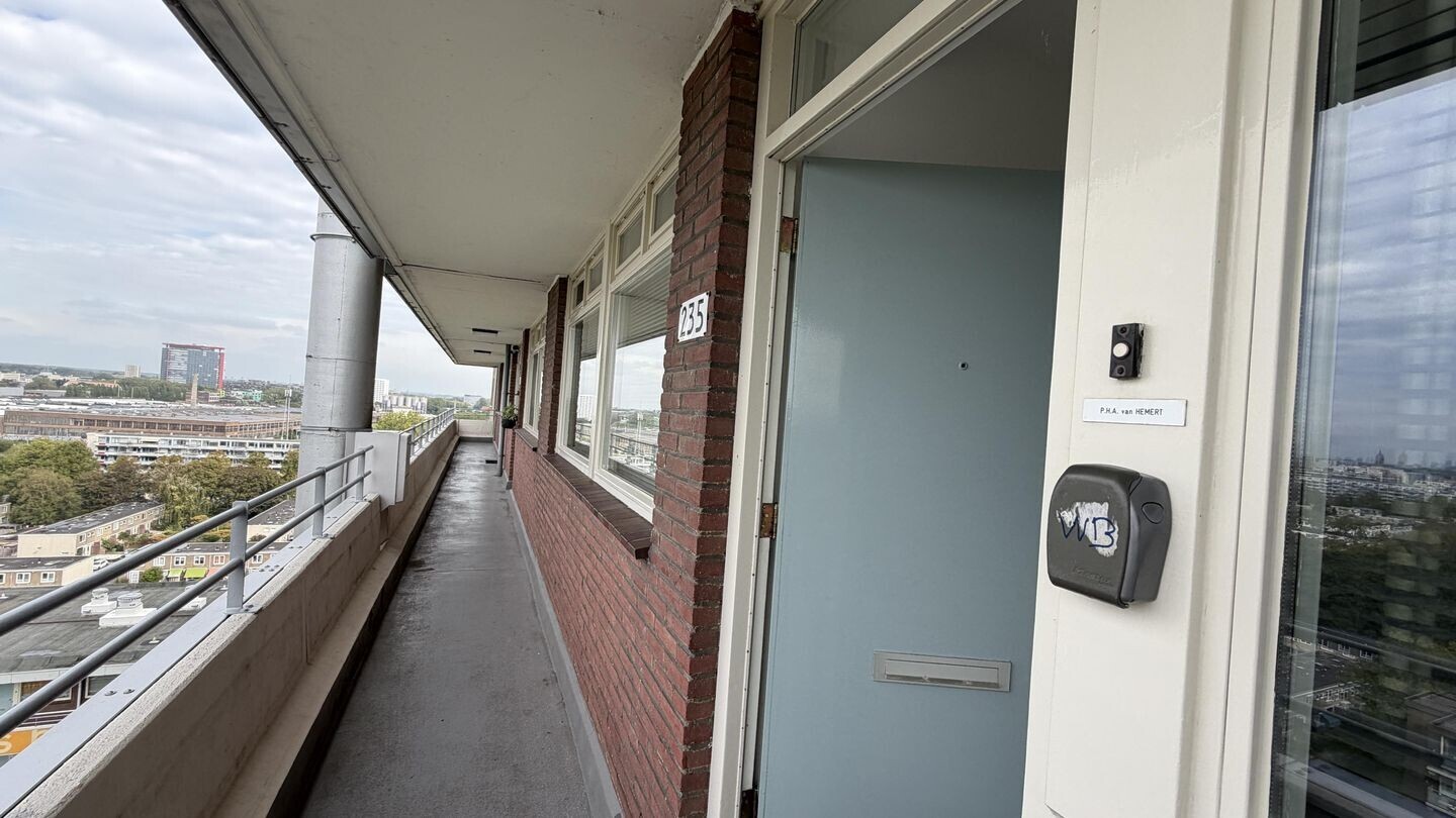 Appartement te koop: Dirk Costerplein 235, Delft