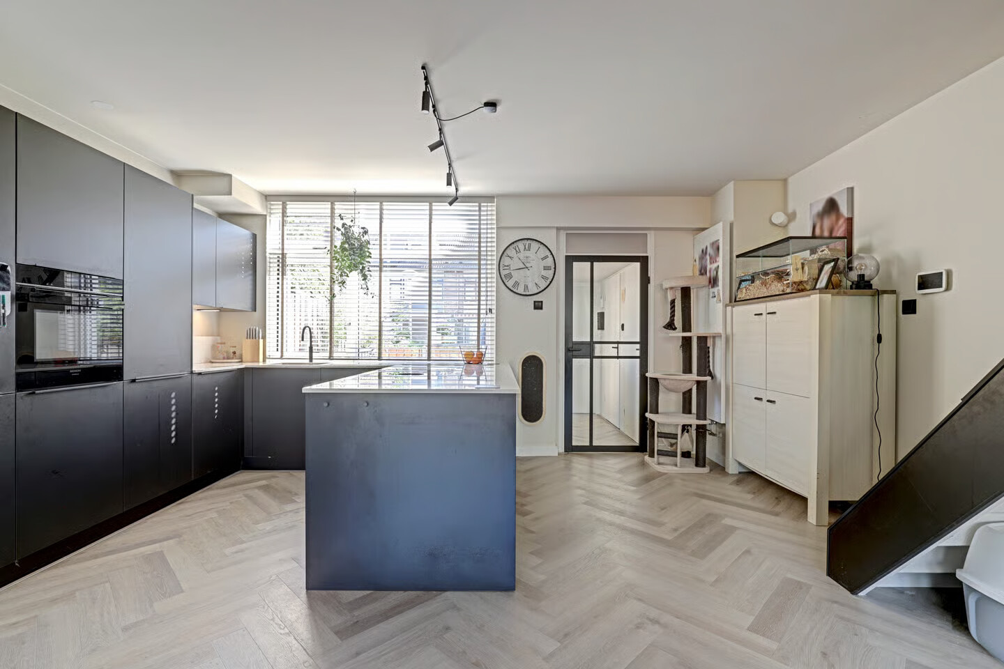 Tussenwoning te koop: Eisenhowerlaan 33, Delft