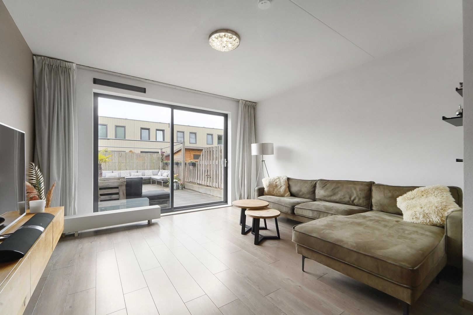 Tussenwoning te koop: Glenn Millerstraat 20, Delft