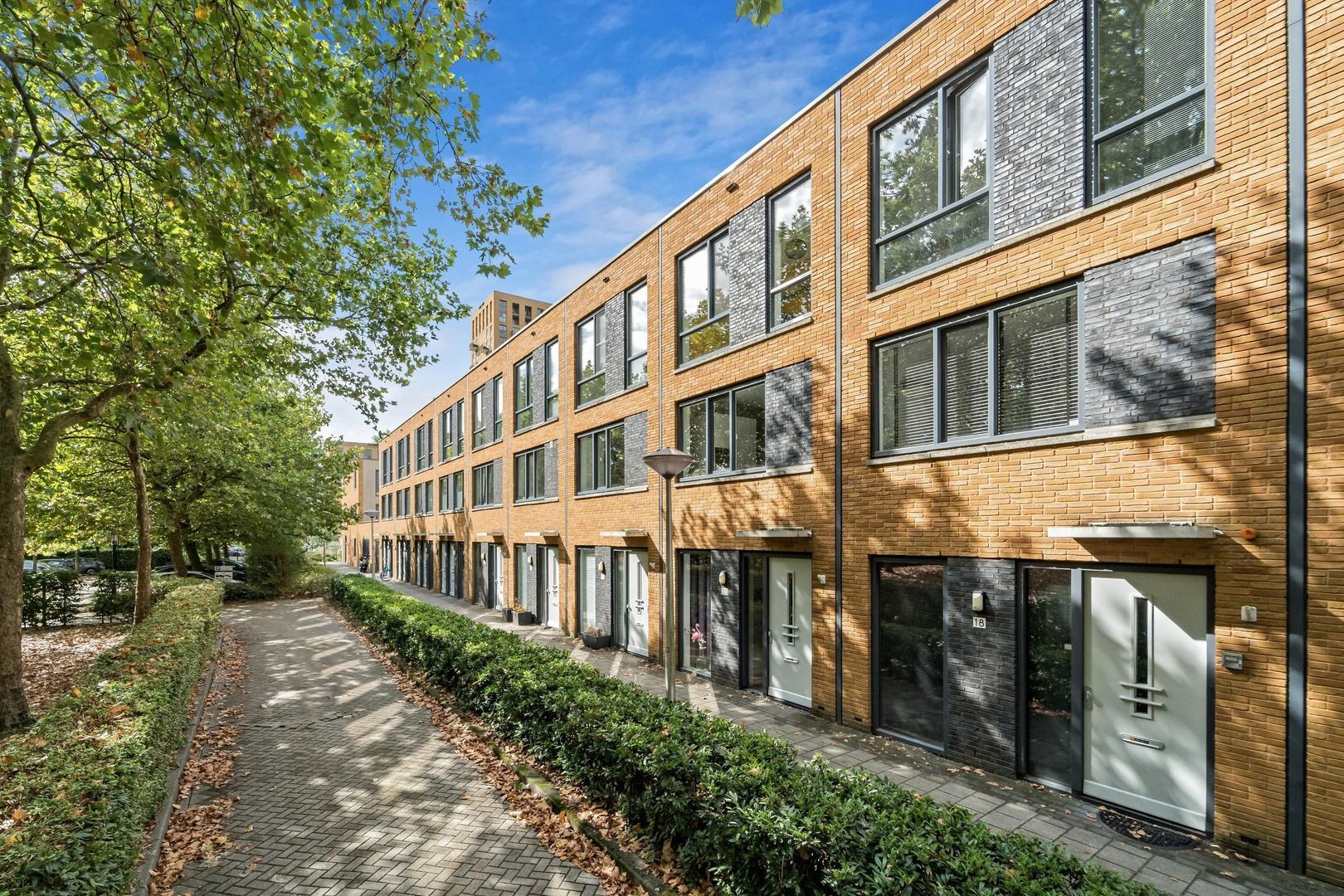 Tussenwoning te koop: Glenn Millerstraat 20, Delft