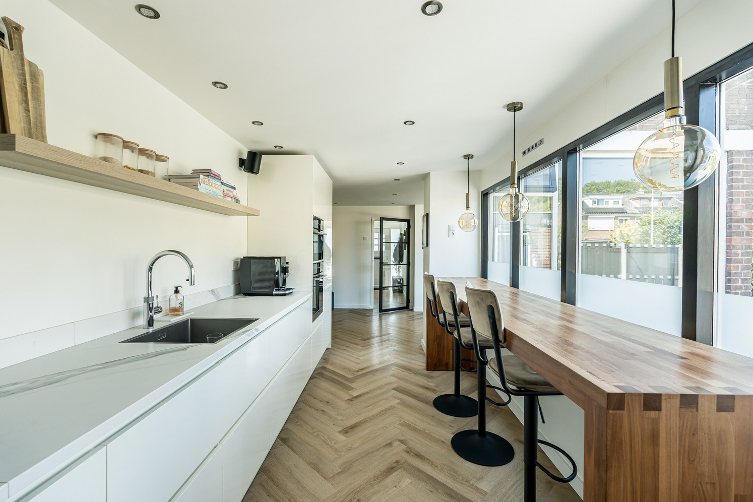 Hoekwoning te koop: Bernard Zweersstraat 8, Nootdorp