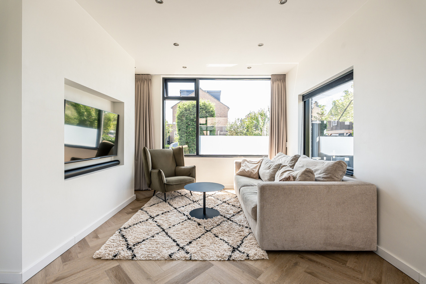 Hoekwoning te koop: Bernard Zweersstraat 8, Nootdorp