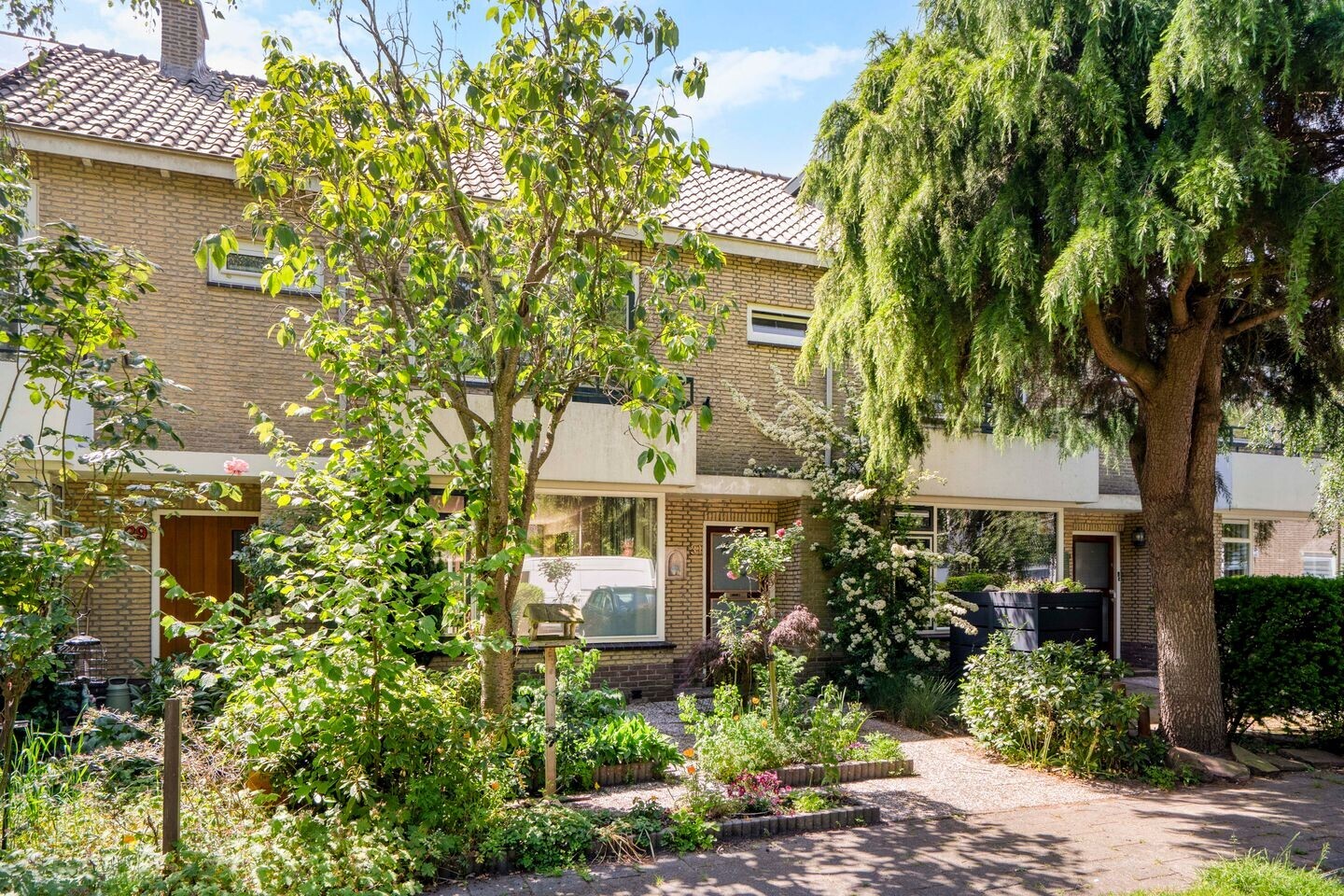 Tussenwoning te koop: Dr. Alphons Diepenbrockstraat 31, Nootdorp
