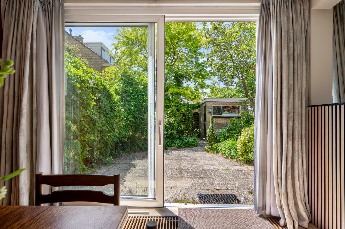 Tussenwoning te koop: Dr. Alphons Diepenbrockstraat 31, Nootdorp