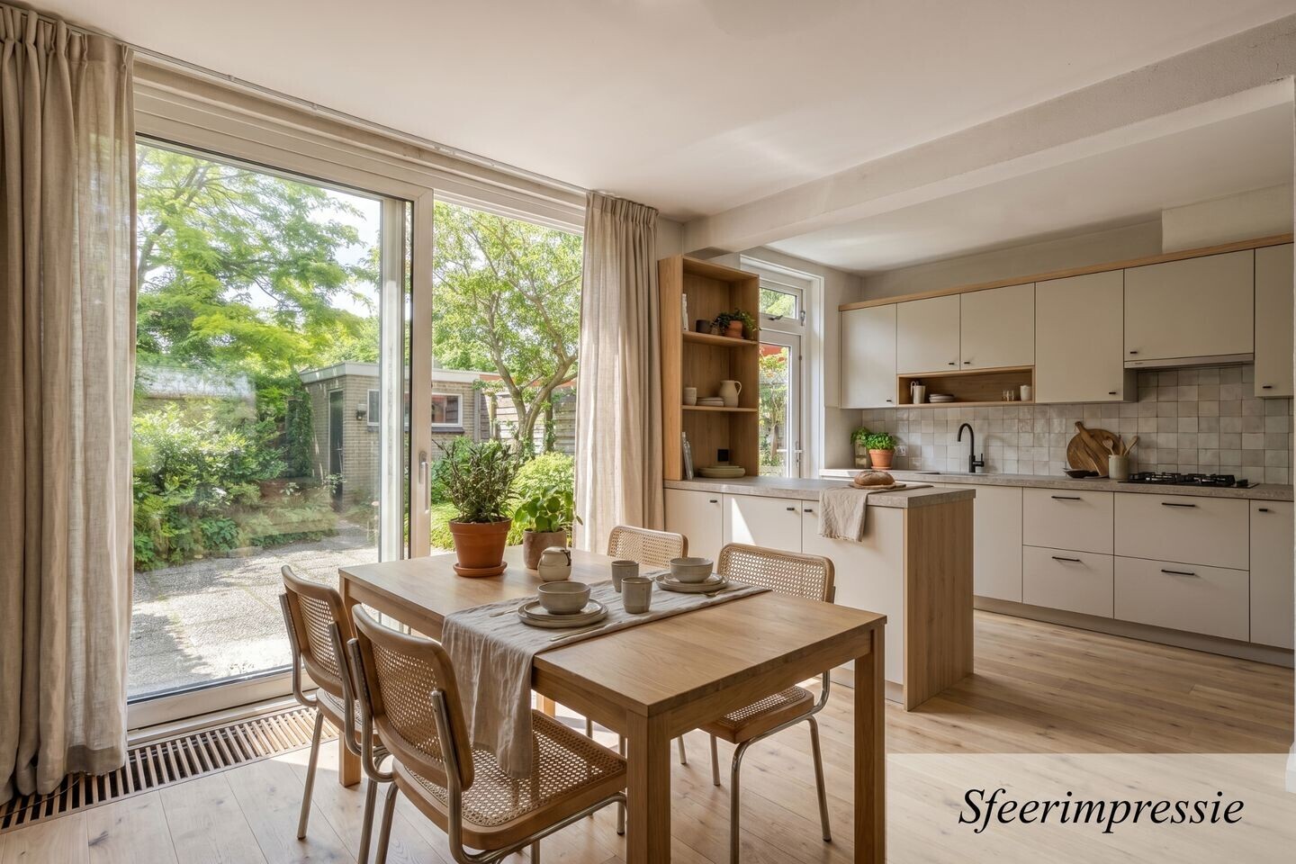 Tussenwoning te koop: Dr. Alphons Diepenbrockstraat 31, Nootdorp