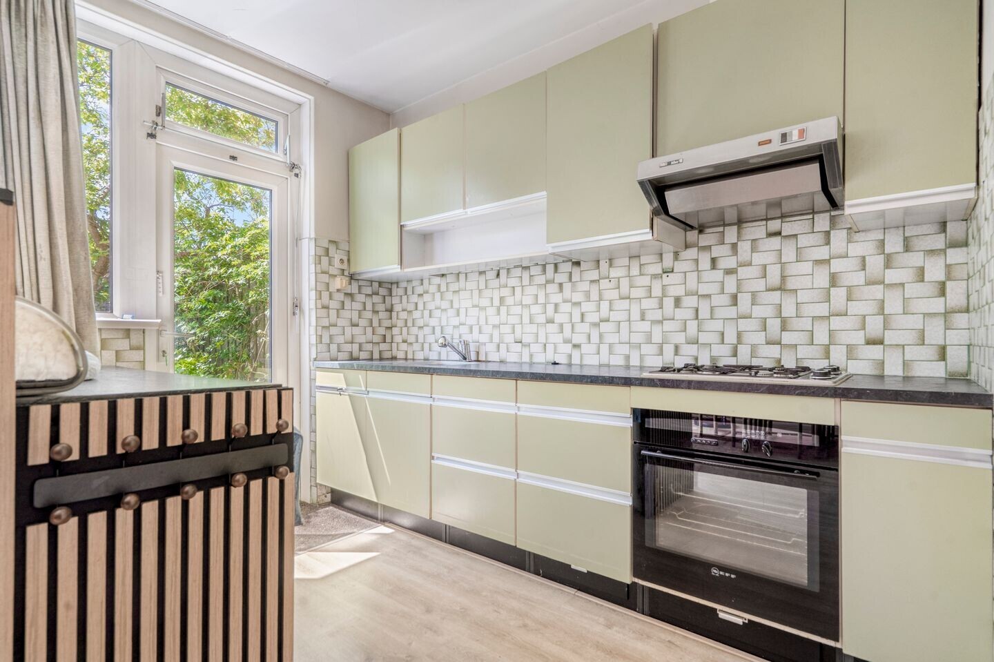 Tussenwoning te koop: Dr. Alphons Diepenbrockstraat 31, Nootdorp