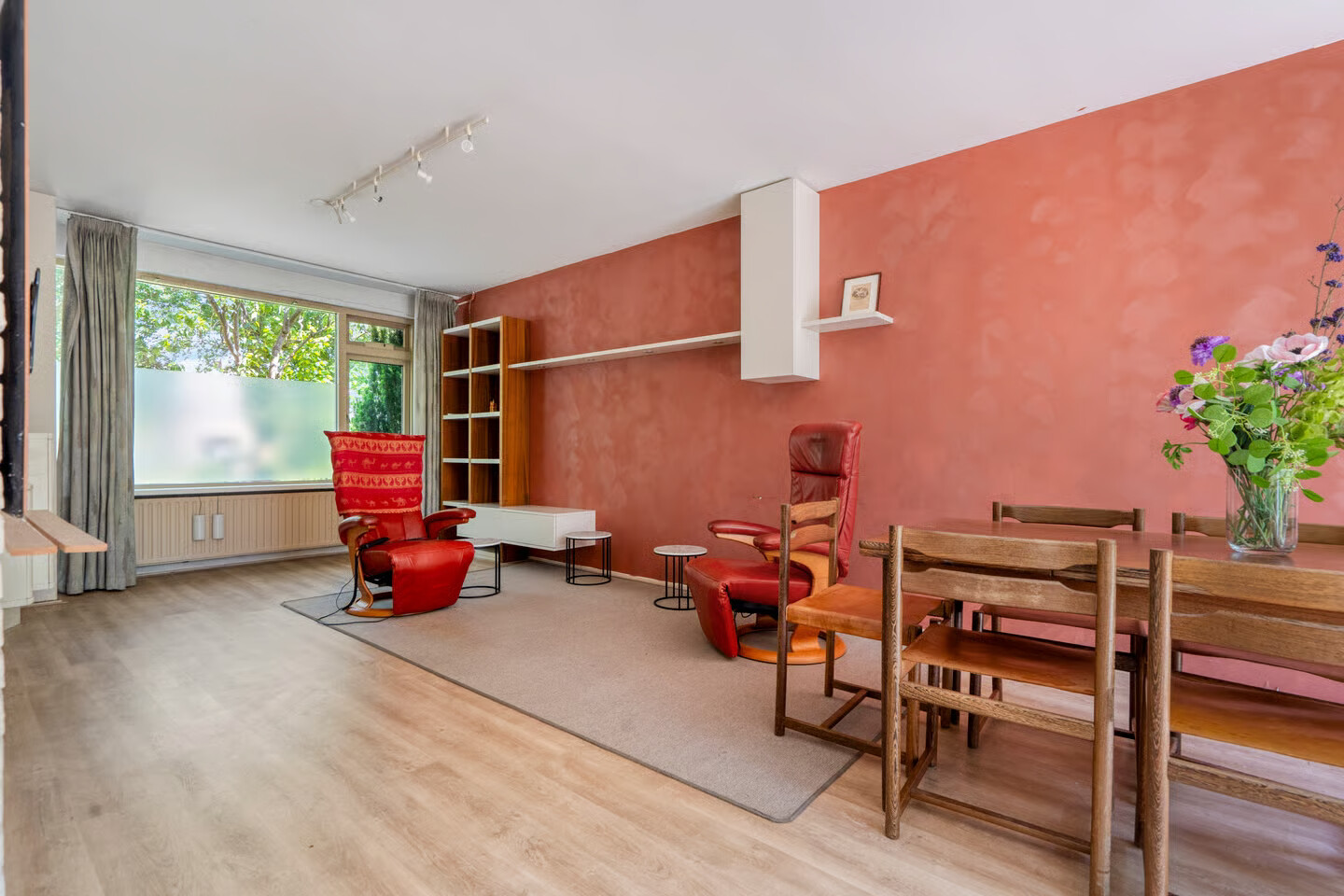 Tussenwoning te koop: Dr. Alphons Diepenbrockstraat 31, Nootdorp