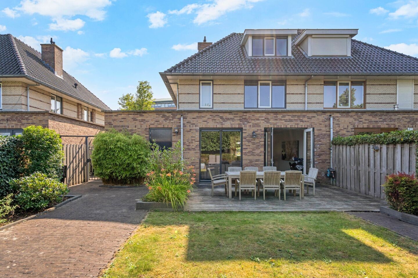 Twee-onder-één-kap te koop: Hogeveenseweg 39, Nootdorp