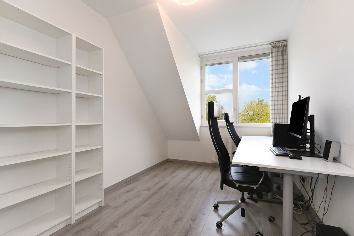 Tussenwoning te koop: Hof van Duivenvoorde 9, Nootdorp