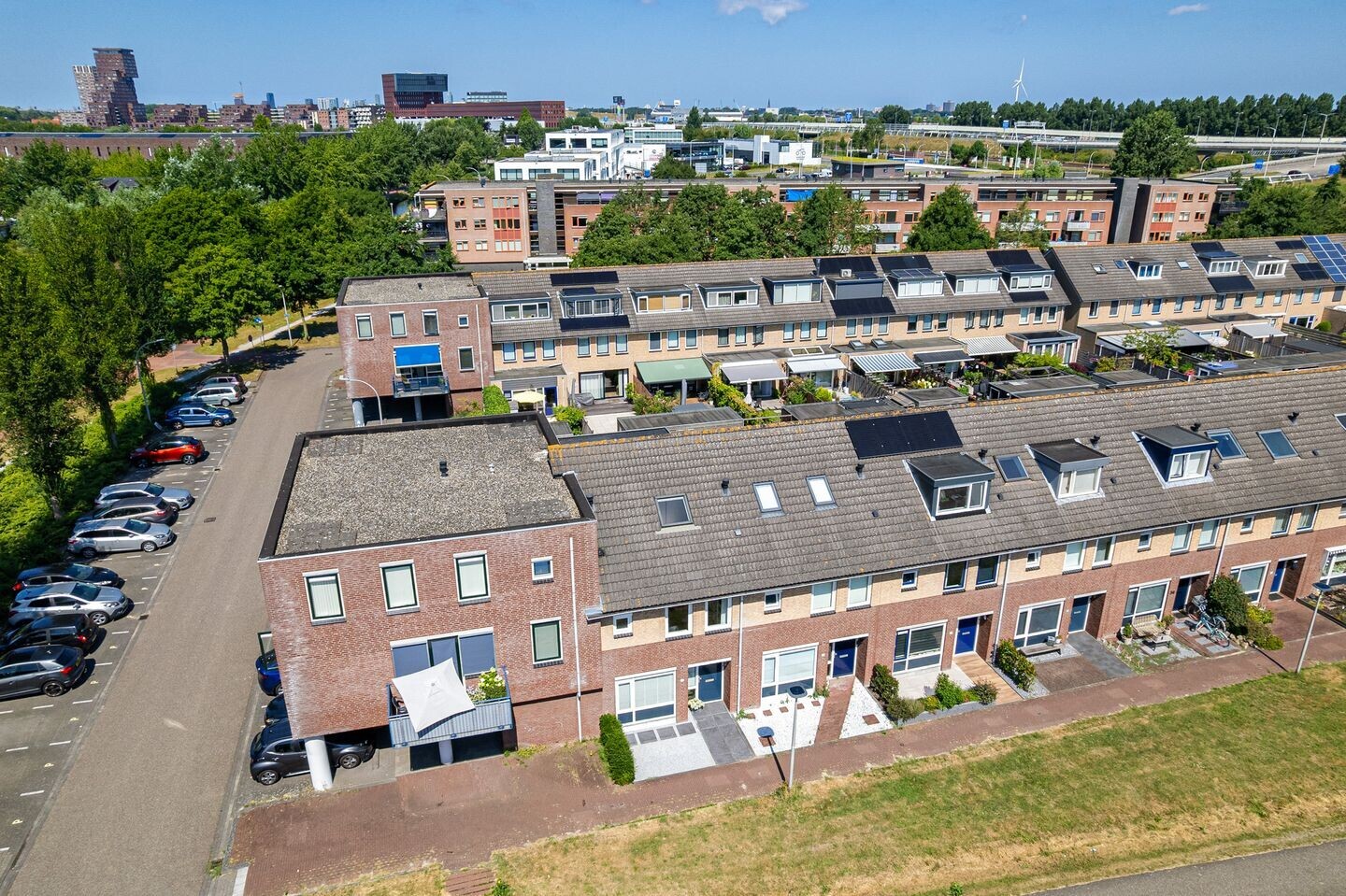 Tussenwoning te koop: Veenkamp 42, Nootdorp