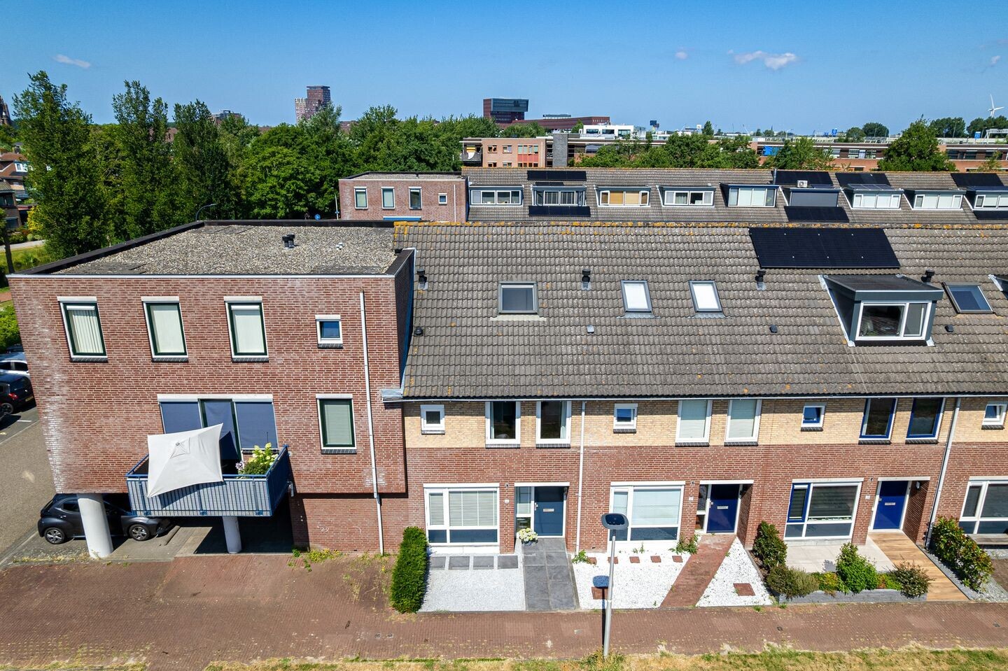 Tussenwoning te koop: Veenkamp 42, Nootdorp
