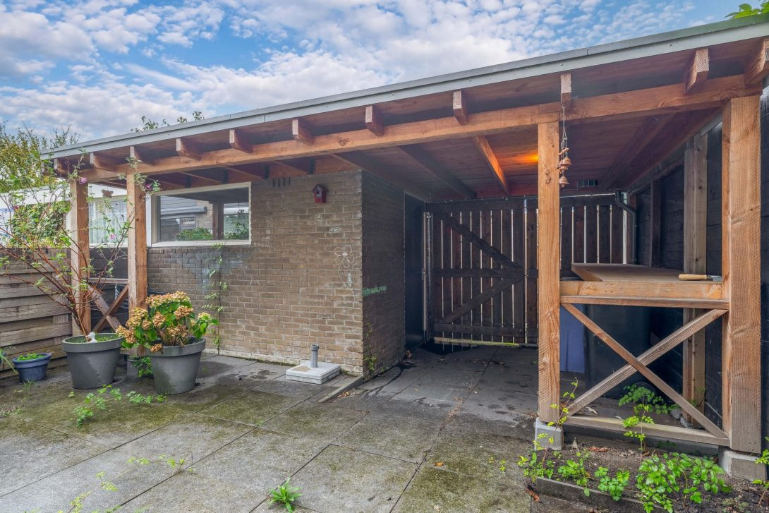 Tussenwoning te koop: Vuurdoornlaan 14, Pijnacker