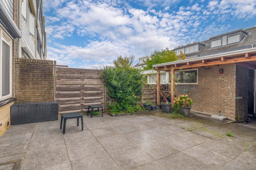 Tussenwoning te koop: Vuurdoornlaan 14, Pijnacker