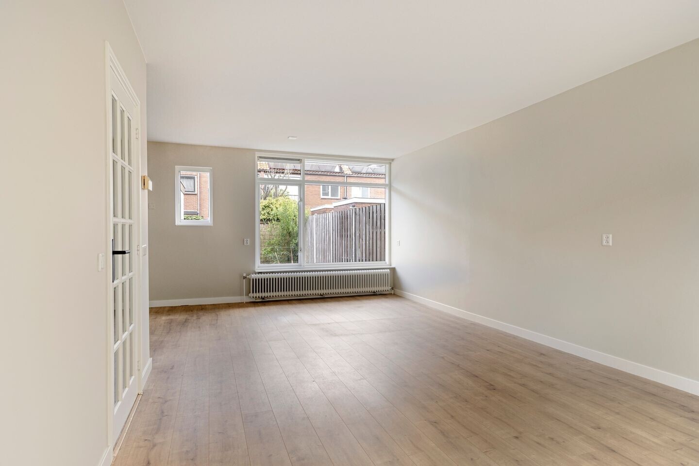 Hoekwoning te koop: Mr. Dr. van den Helmlaan 10, Pijnacker