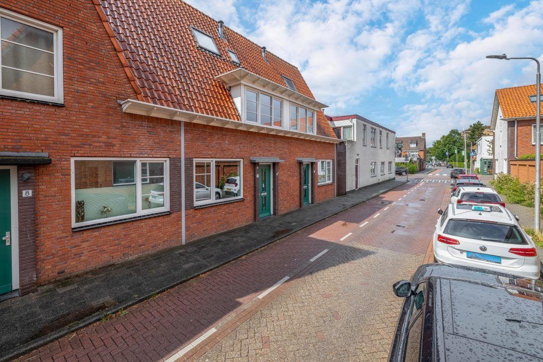 Tussenwoning te koop: Emmastraat 6, Pijnacker