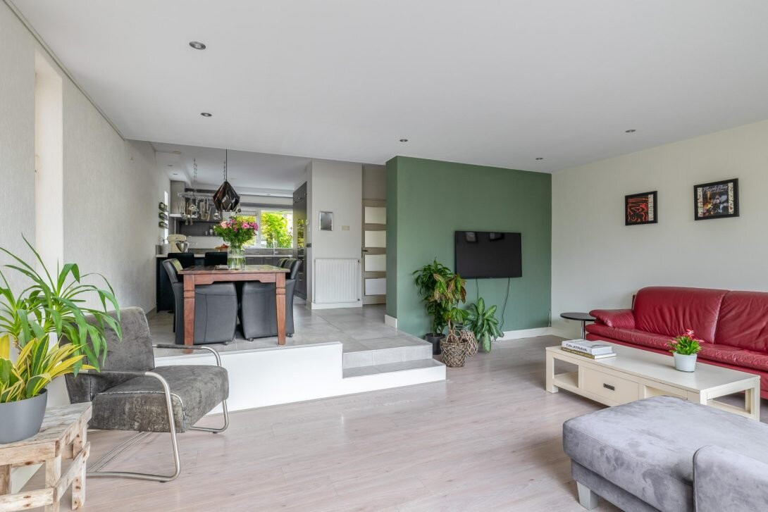 Hoekwoning te koop: rivierenlaan 98, Pijnacker