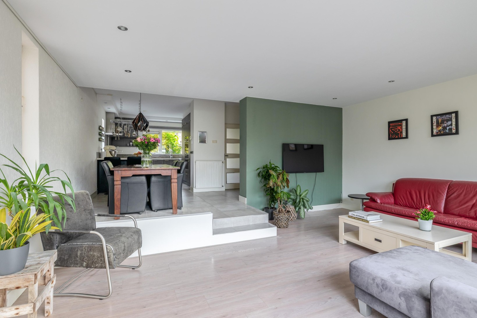 Hoekwoning te koop: rivierenlaan 98, Pijnacker